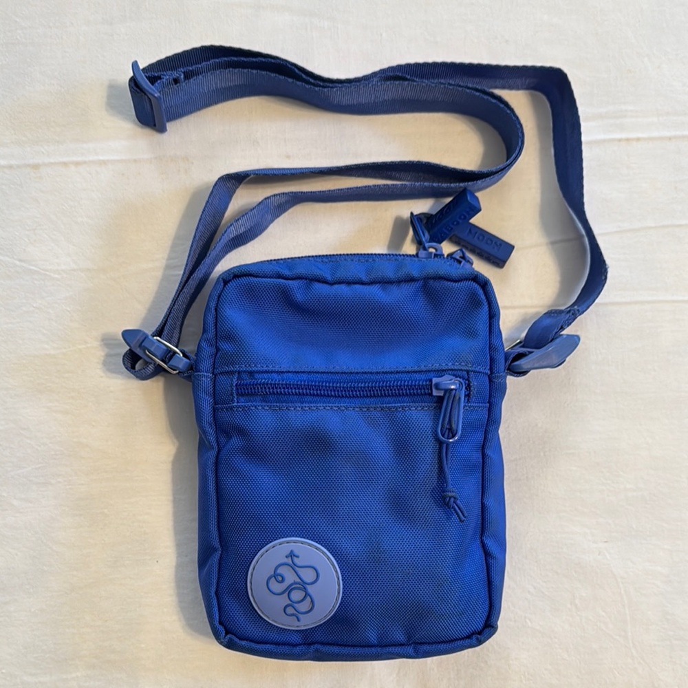 Baboon to the Moon 1.2L Crossbody
